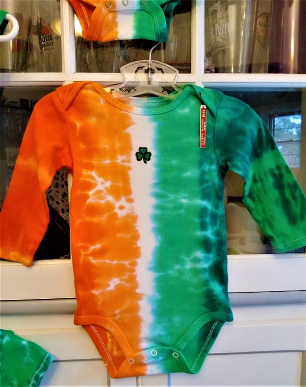 St. Patrick's day Shamrock Patches (10-Pack) tie dye baby bodysuit.